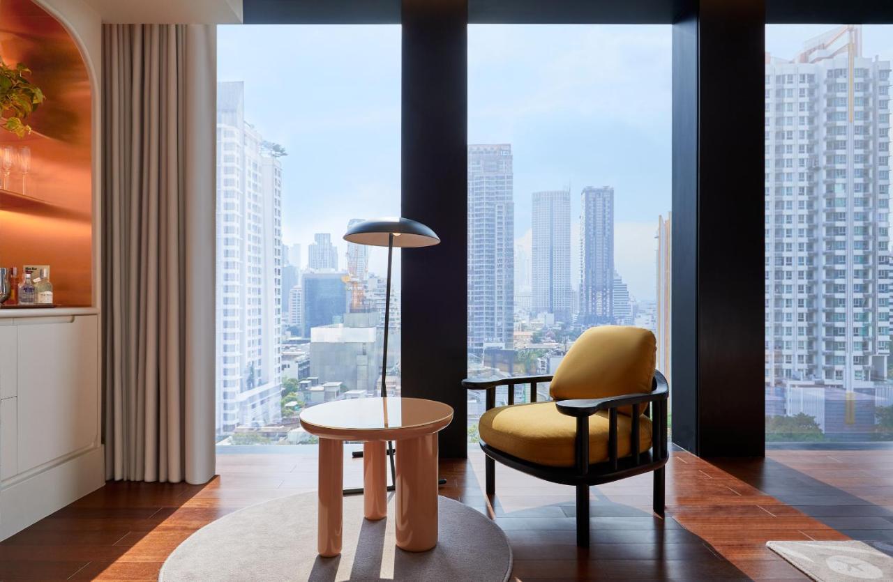 The Standard, Bangkok Mahanakhon Bagian luar foto A room at the hotel