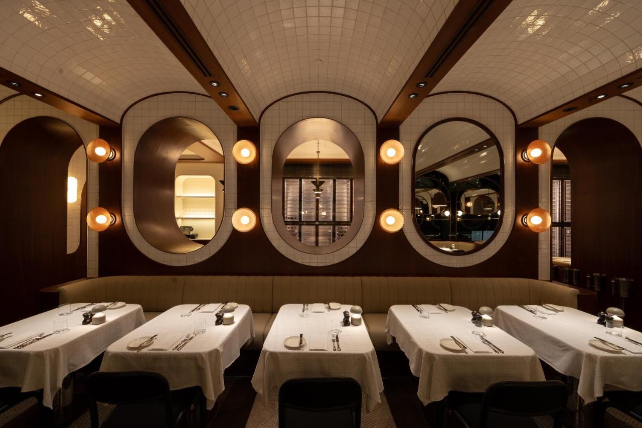 The Standard, Bangkok Mahanakhon Bagian luar foto Interior of the restaurant